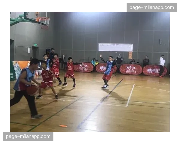 家长看台视角：金女士见证孩子赛场成长，每一滴汗水都是进步标记