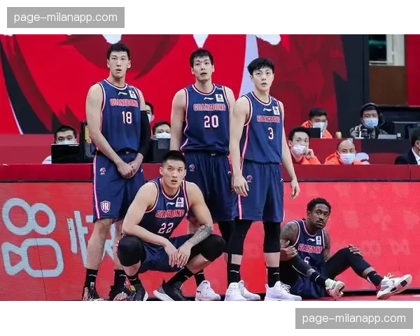 【2026年4月CBA联赛赛季攻防结构趋势·非赛事·产业国内运动品牌发布季后赛球队专属“锁敌”系列篮球鞋，强调侧向支撑